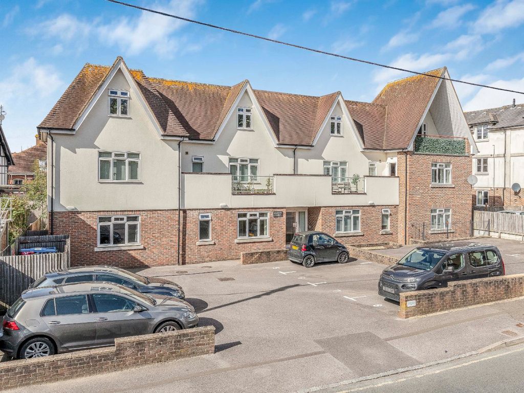 1 bed flat for sale in Grove Road, Burgess Hill, West Sussex RH15, £215,000 Zoopla