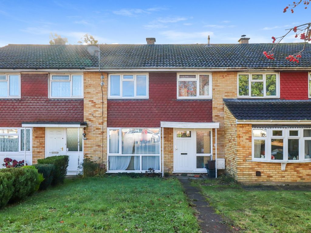 3 bed terraced house for sale in Little Hivings, Chesham, Bucks HP5, £