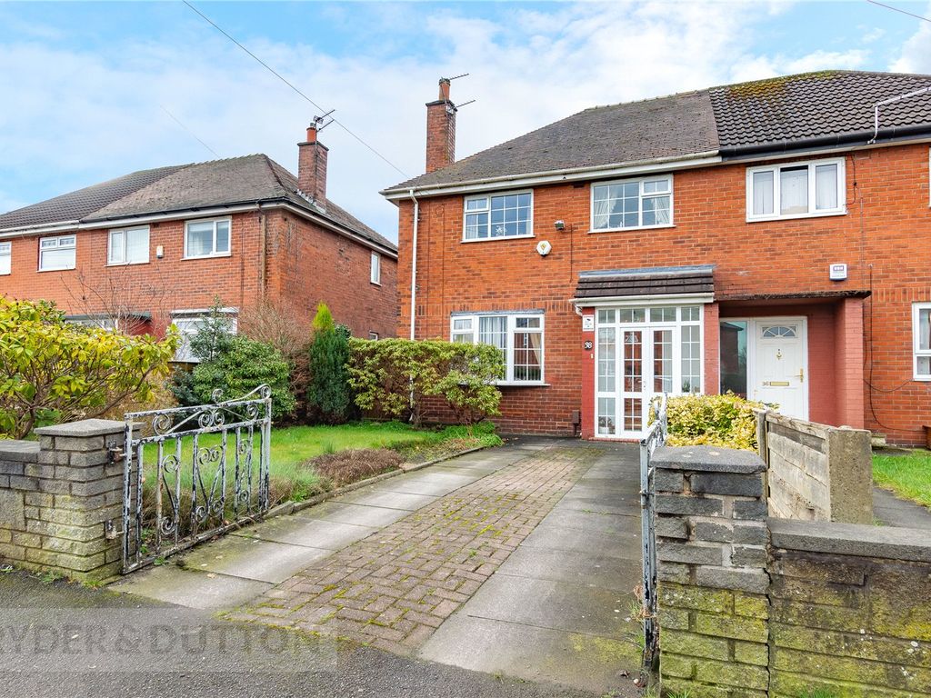 3 bed semidetached house for sale in Birchwood Road, Middleton