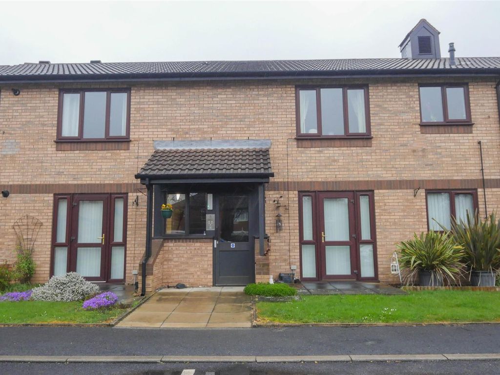 2 bed flat for sale in Galloway Court, Pudsey LS28 Zoopla