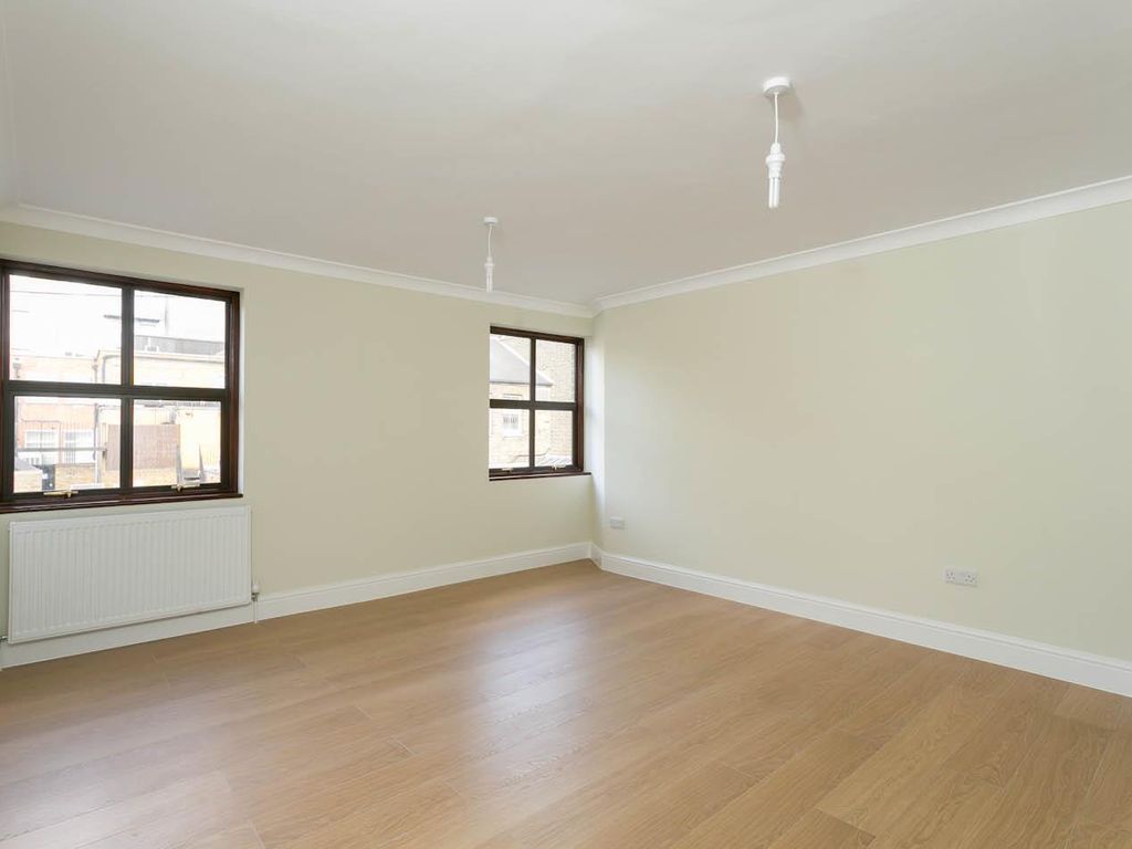 2 bed flat to rent in Priory Avenue, London E17 Zoopla