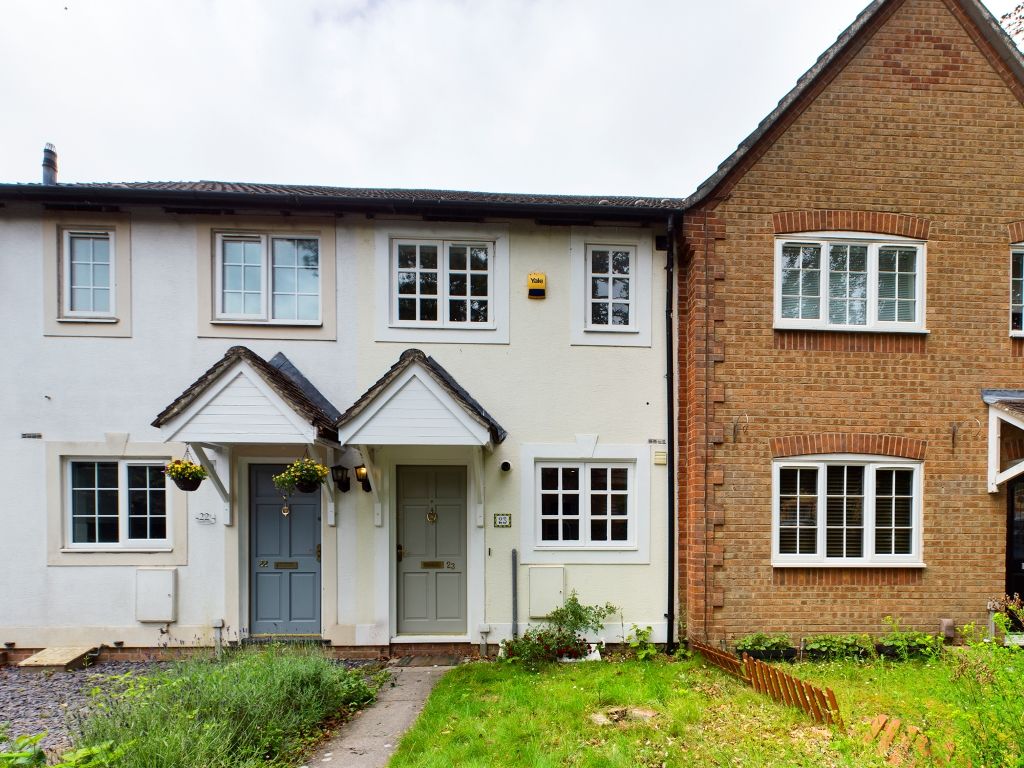 2 bed terraced house to rent in Gander Drive, Rooksdown, Basingstoke