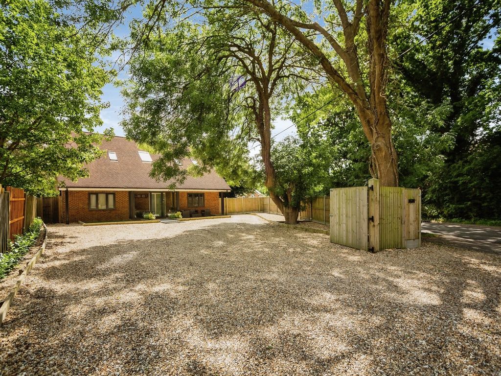 5 bed detached house for sale in Chart Road, Ashford TN23 Zoopla