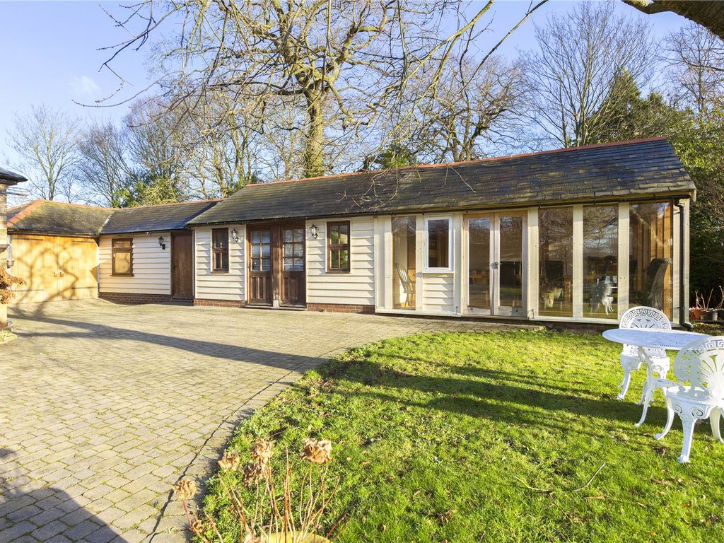 Property Details For Ivy Cottage Toot Hill Road Greensted Ongar