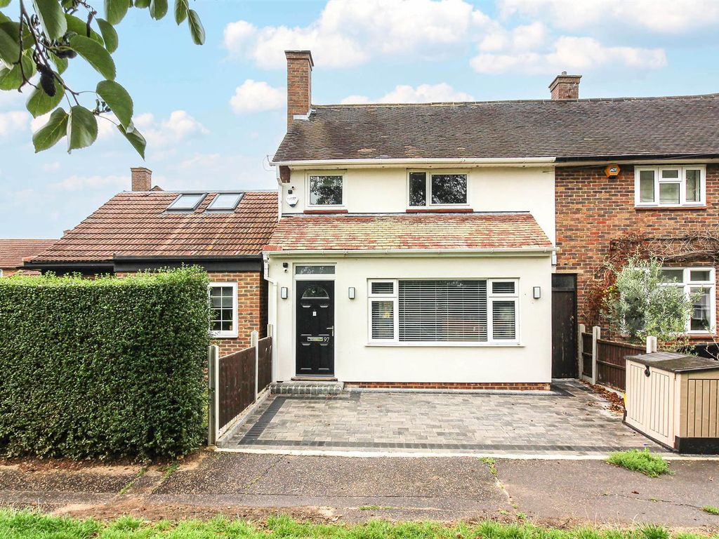 3 bed property to rent in Jessel Drive, Loughton IG10, £2,000 pcm Zoopla