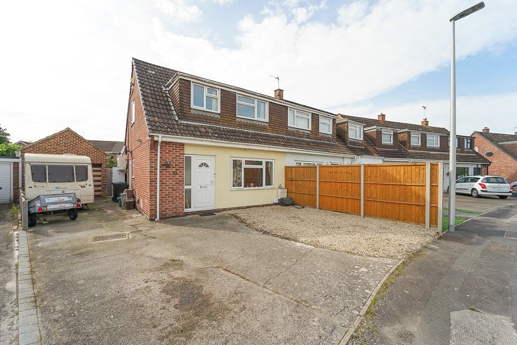 3 bed semidetached house for sale in Kingfisher Road, WestonSuper