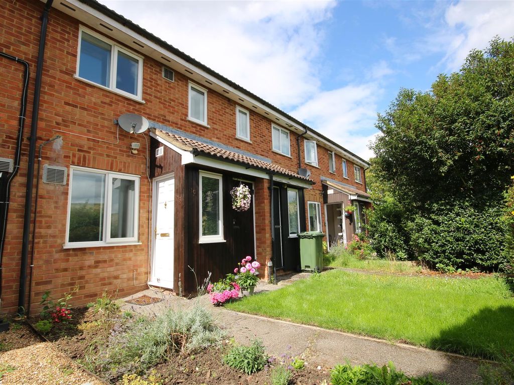 1 bed terraced house for sale in Penn Road, Datchet, Slough SL3, £