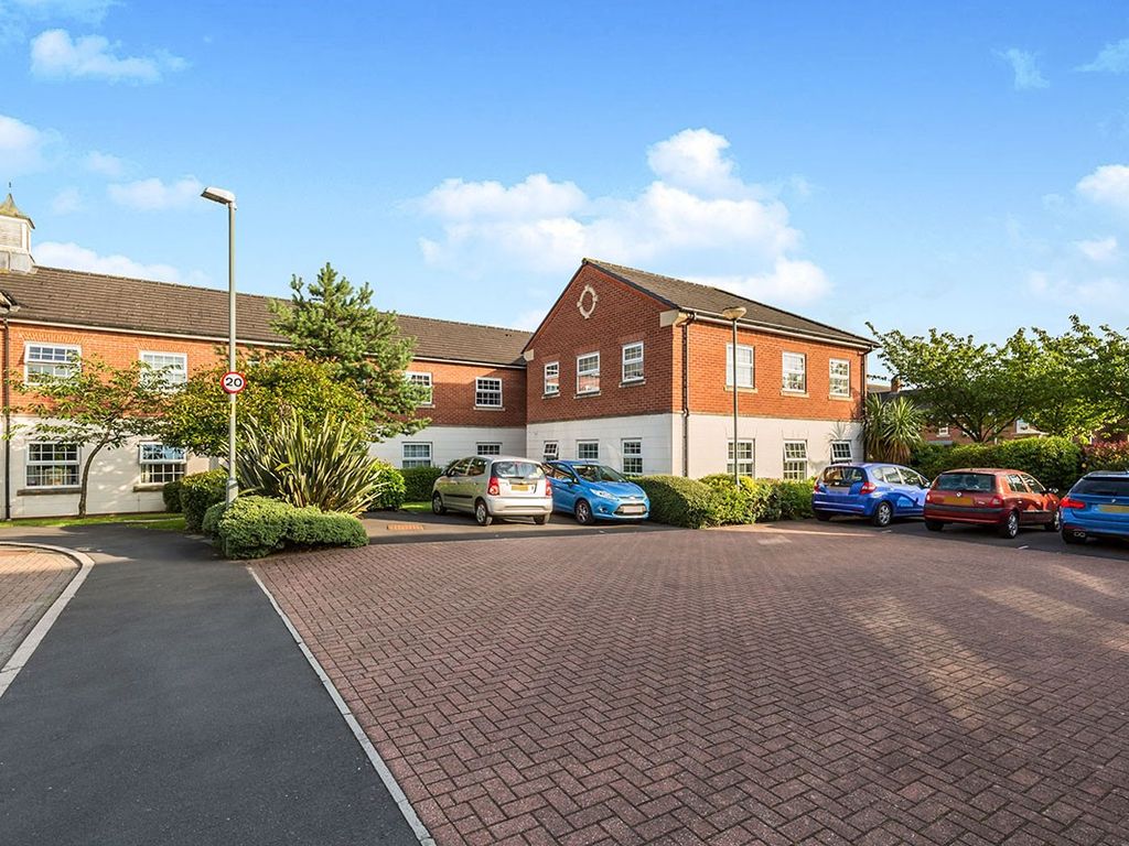 2 bed flat to rent in Oxford Mews, Buckshaw Village, Chorley