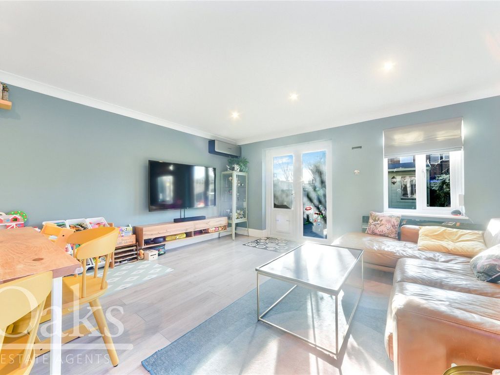 3 bed detached house for sale in Byron Close, London SW16, £700,000