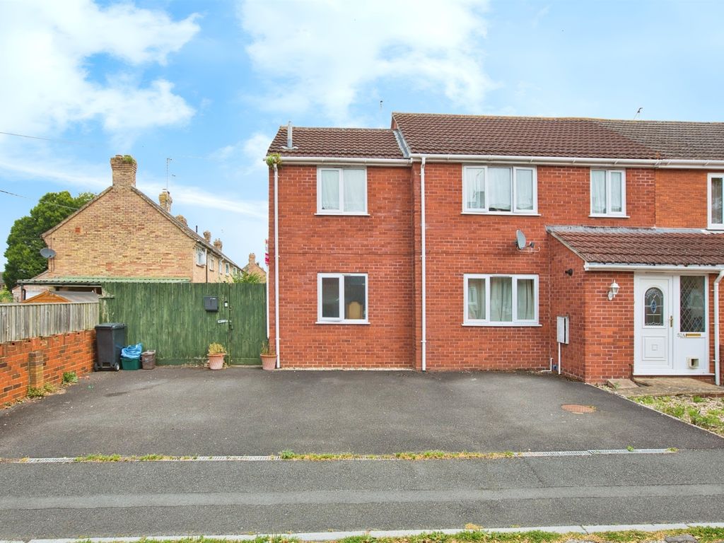 1 bed flat for sale in Stapleton Close, Martock TA12, £130,000 Zoopla