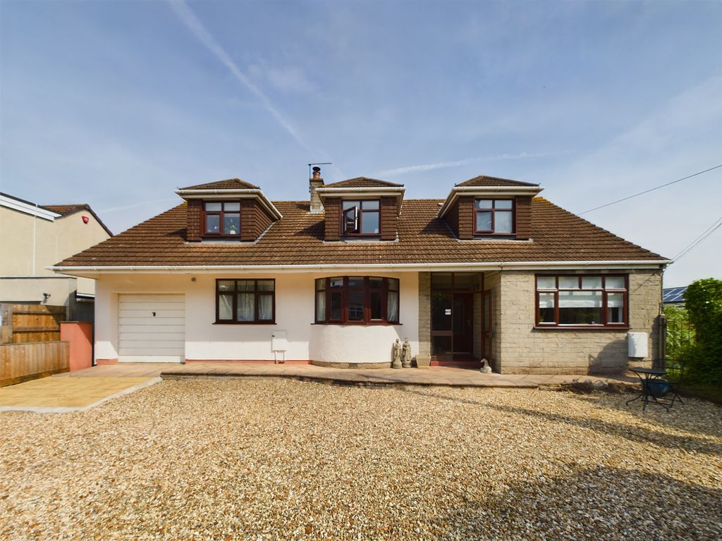 5 bed detached house for sale in Main Road, Hutton, WestonSuperMare