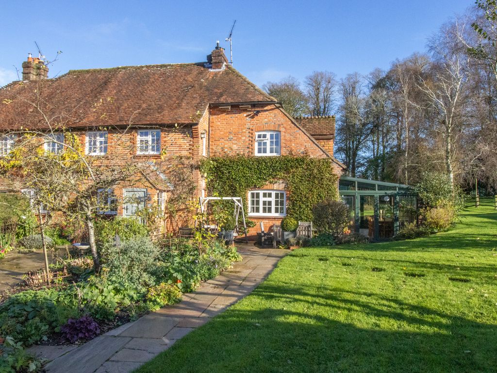 4 bed semidetached house for sale in Preston Candover, Basingstoke