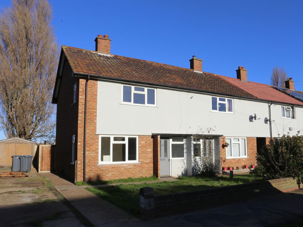 2 bed end terrace house to rent in Coronation Drive, Felixstowe IP11, £