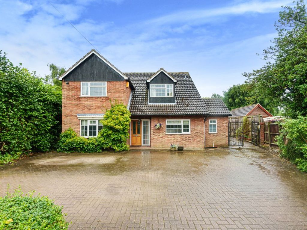 4 bed detached house to rent in Wood End Road, Kempston, Bedford MK43