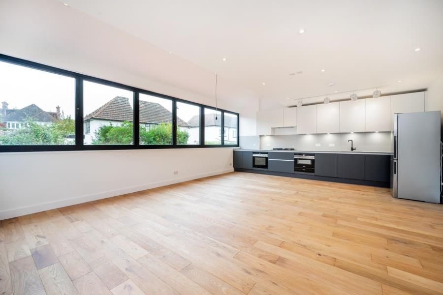 3 bed flat to rent in North End Road, Golders Hill Park NW11 Zoopla