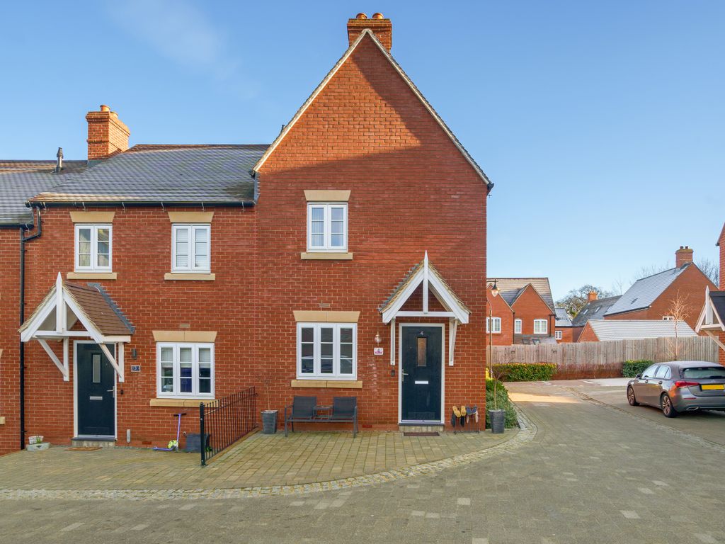 3 bed end terrace house for sale in Goodwood Gardens, Towcester NN12, £162,500 Zoopla