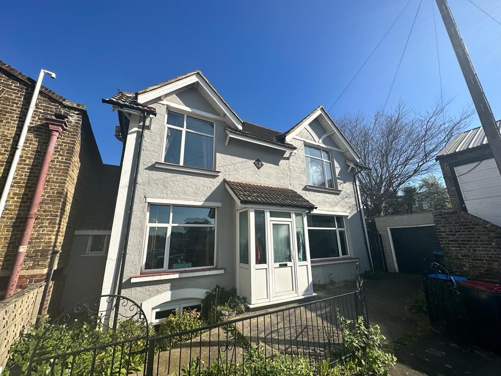 3 bed detached house to rent in Upper Grove, Margate CT9 Zoopla
