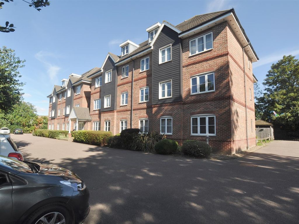 2 bed flat for sale in Cadwell Lane, Hitchin SG4 Zoopla