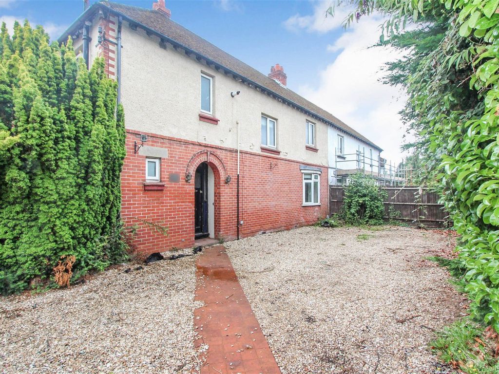 4 bed semidetached house for sale in Leigh Road, Eastleigh SO50, £