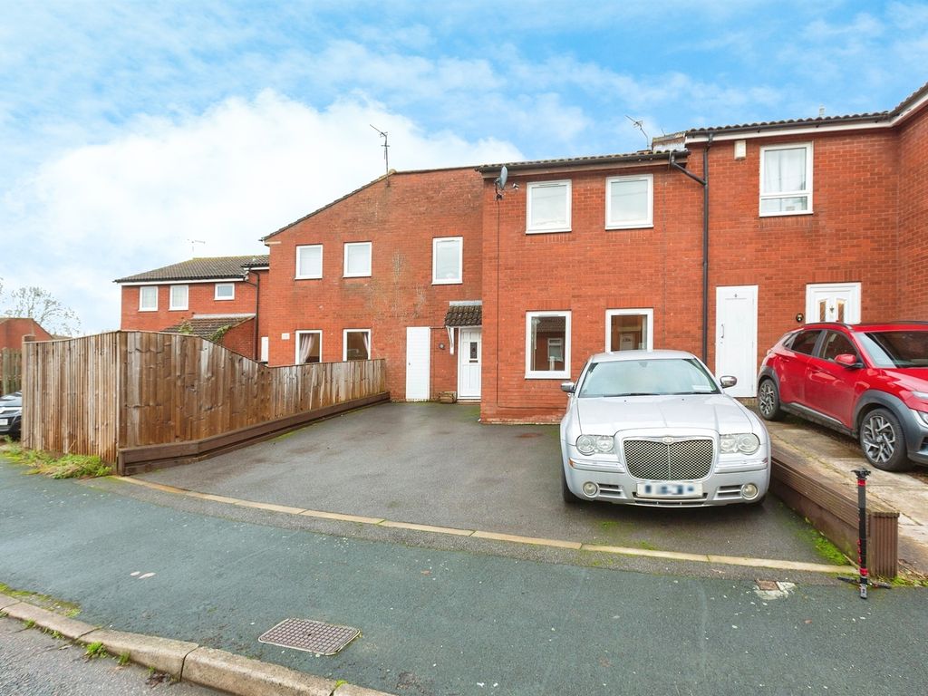 2 bed terraced house for sale in Welland Road, Aylesbury HP21, £295,000