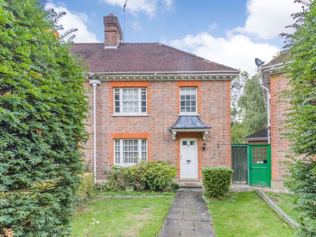 5 bed semidetached house for sale in Waxwell Close, Pinner HA5, £