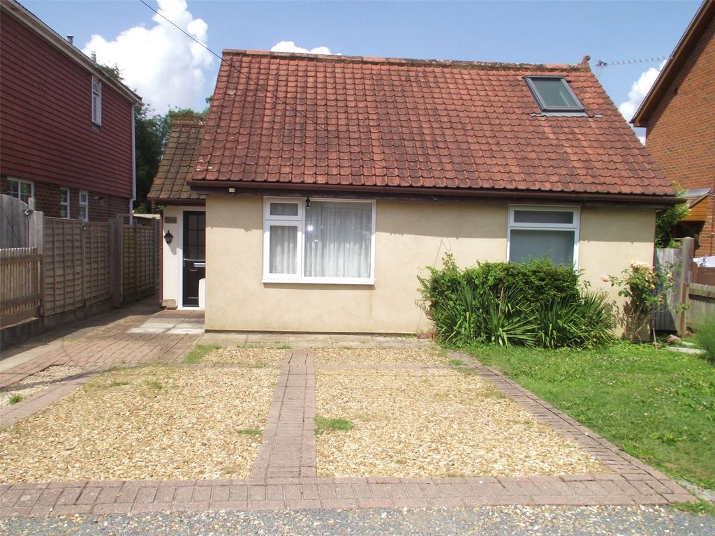 2 bed bungalow for sale in New Inn Lane, Bartley, Southampton