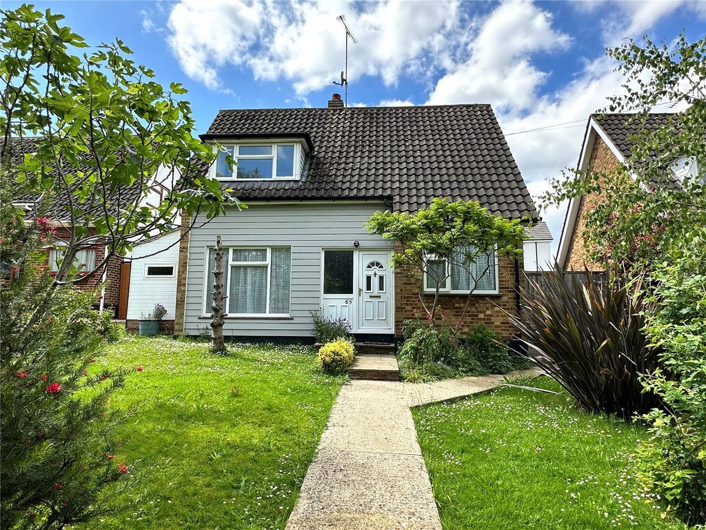 3 bed detached house for sale in Crown Hill, Rayleigh, Essex SS6, £