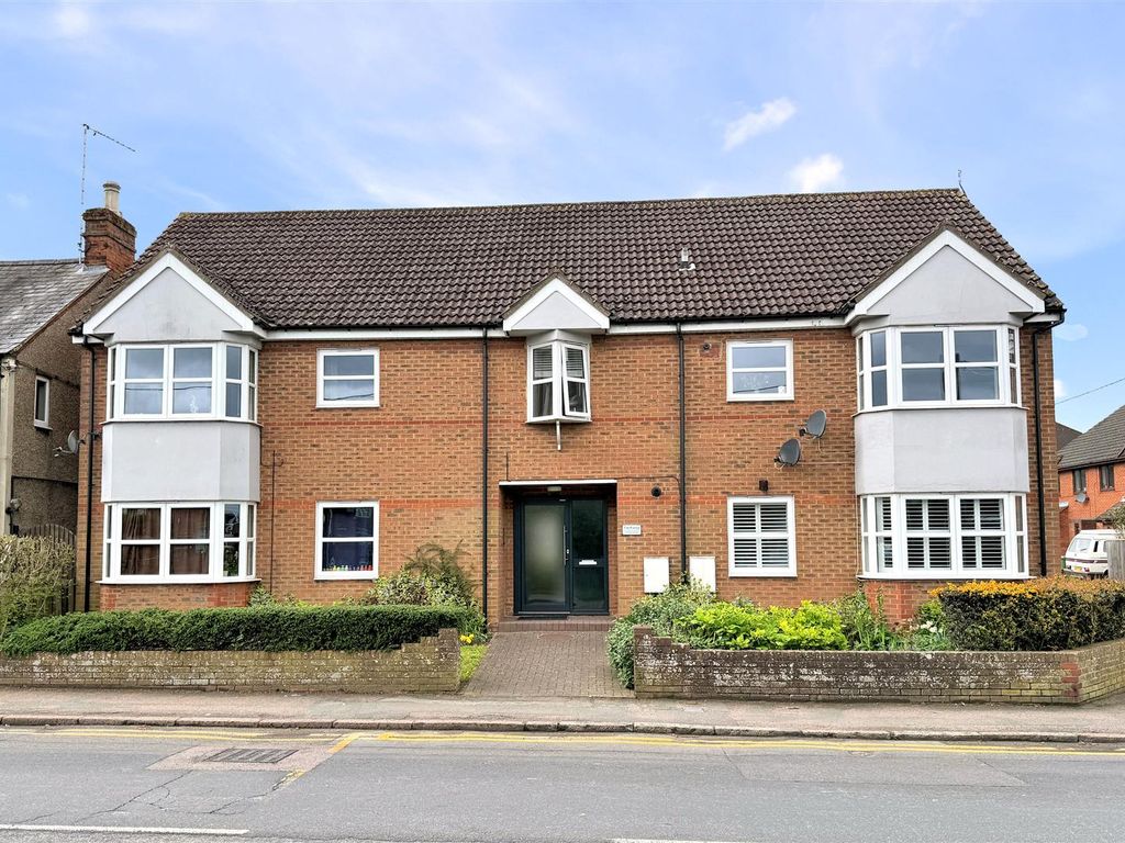 2 bed flat for sale in Aylesbury Road, Wendover, Aylesbury HP22, £