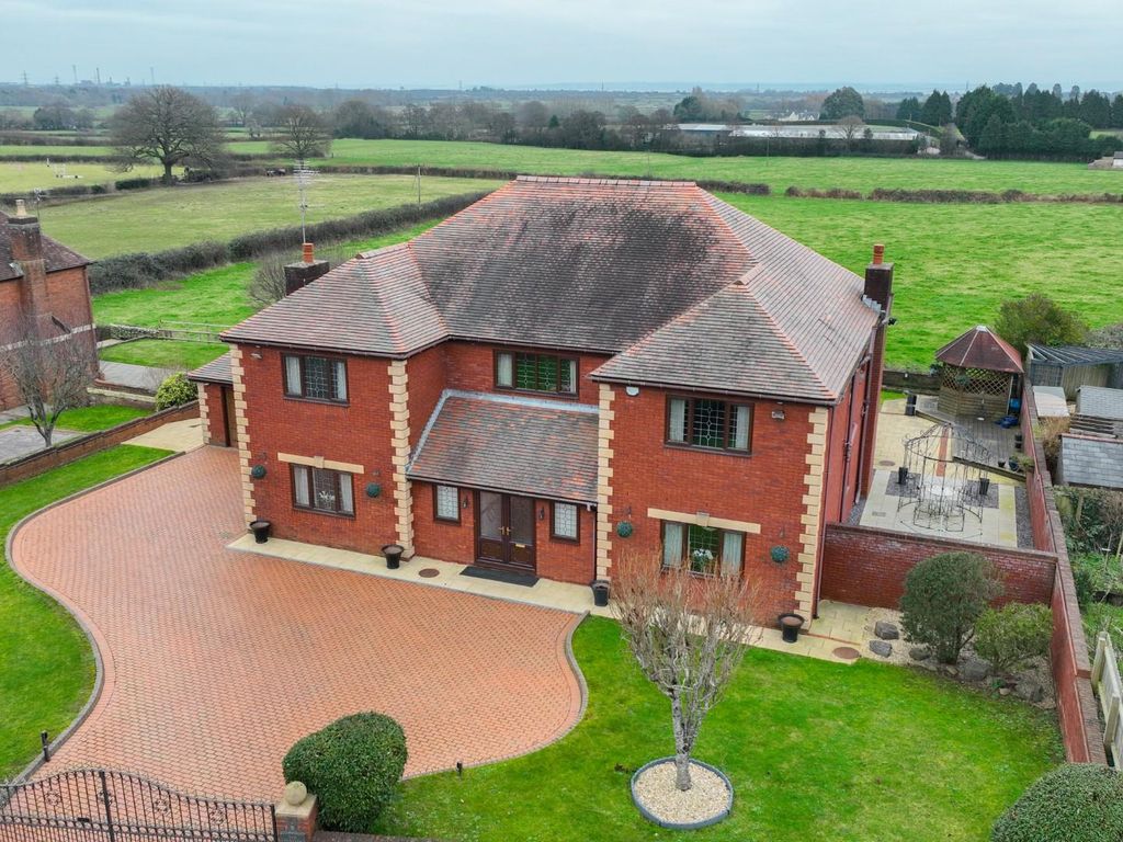 5 bed detached house for sale in Castleton Rise, Castleton, Cardiff CF3