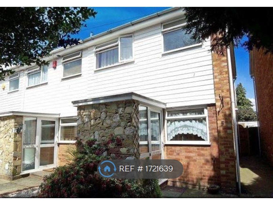 3 bed end terrace house to rent in Hendon Terrace, Ashford TW15, £1,850