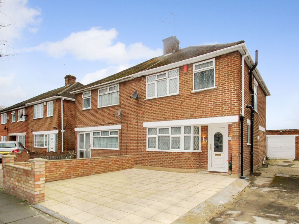 3 bed semidetached house for sale in Shakespeare Avenue, Hayes, Middlesex UB4 Zoopla