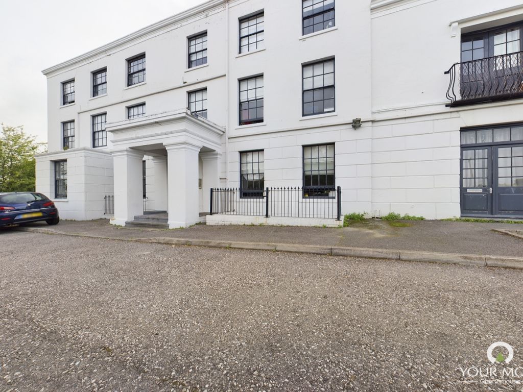 2 bed flat to rent in Ramsgate Road, Broadstairs, Kent CT10, £900 pcm