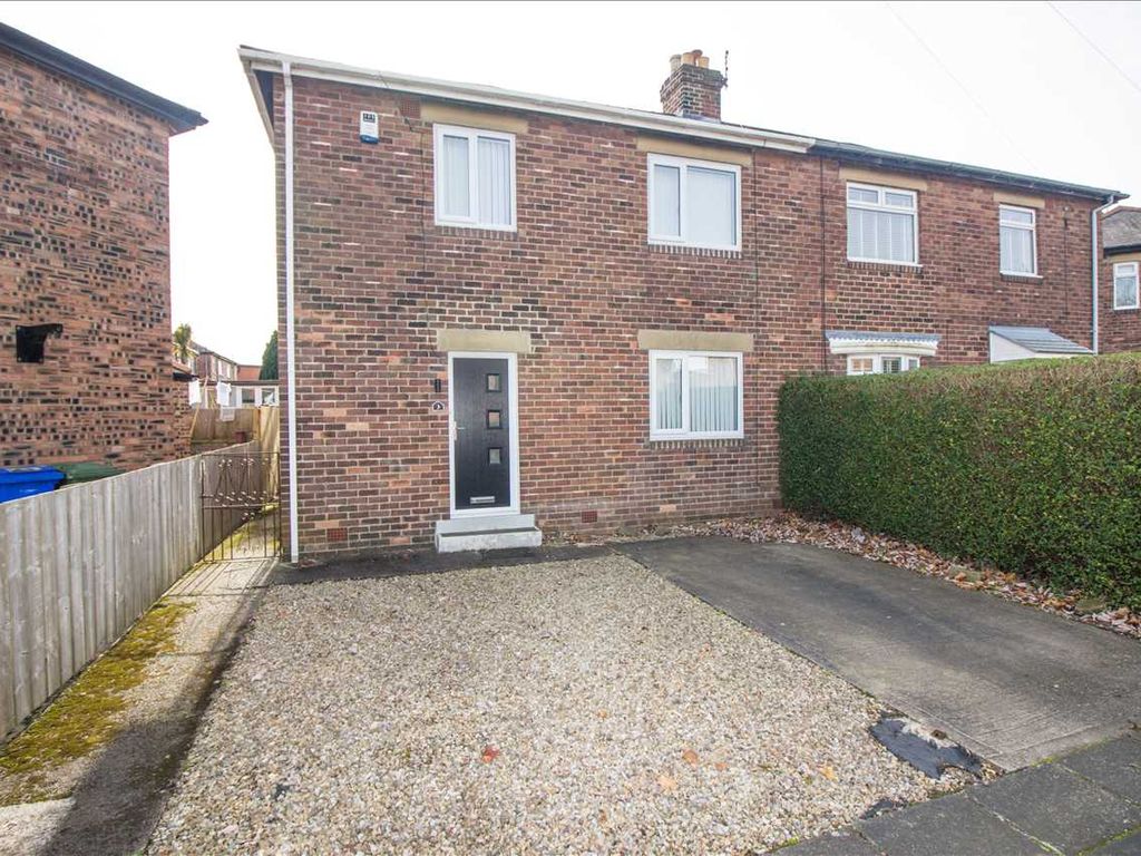 3 bed semidetached house to rent in Rose Avenue, Nelson Village