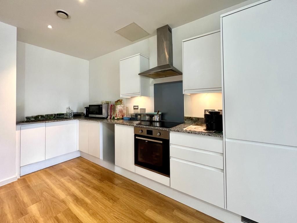 2 bed flat for sale in Valentines House, Ilford, Essex IG1, £385,000