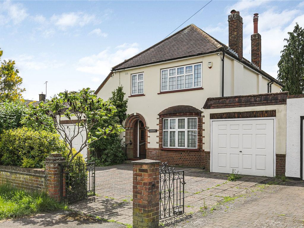 4 bed detached house for sale in Newgatestreet Road, Goffs Oak