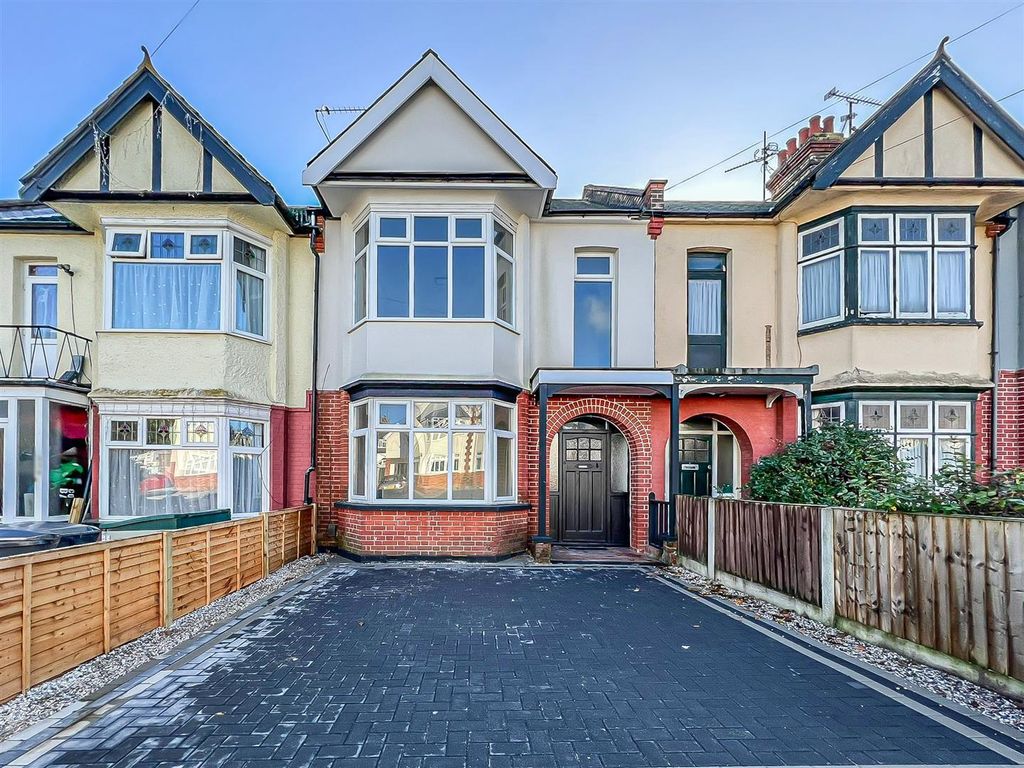 3 bed terraced house for sale in York Road, SouthendOnSea SS1, £