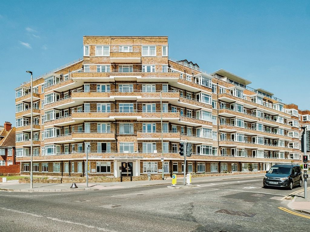 3 bed flat for sale in Kingsway, Hove BN3, £700,000 Zoopla