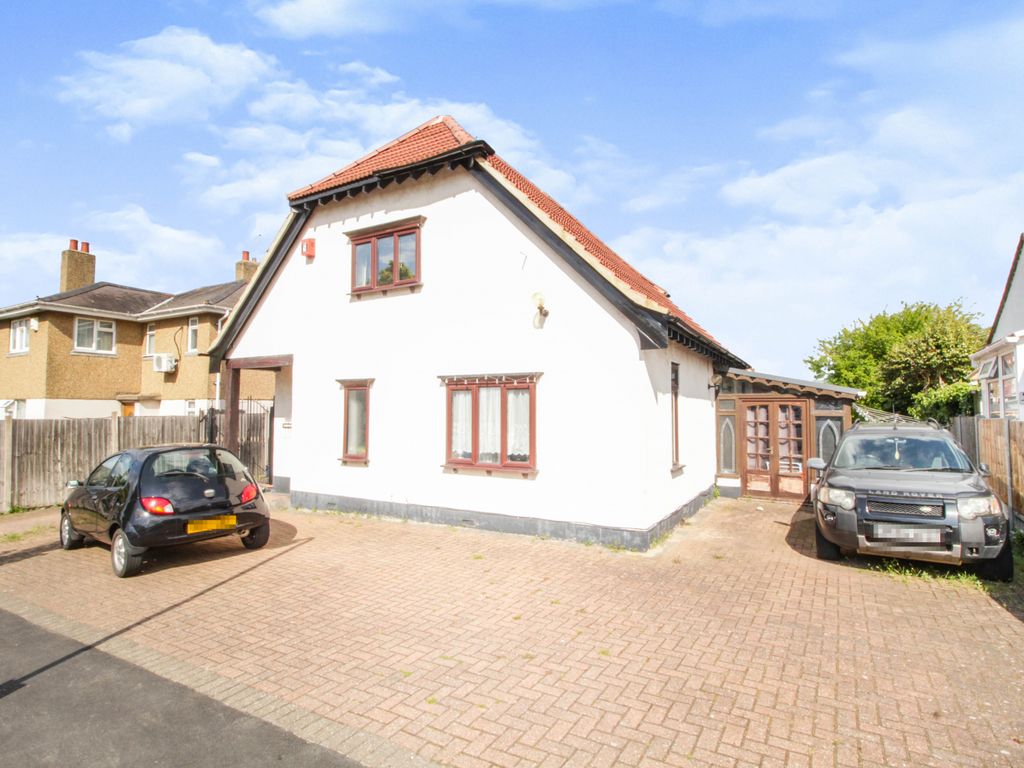 4 bed detached house for sale in Colemans Avenue, WestcliffOnSea SS0