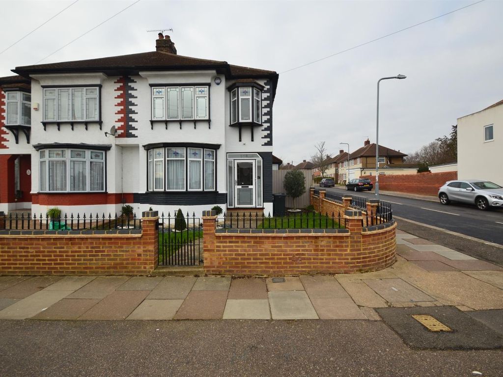 3 bed semidetached house for sale in Colvin Gardens, Barkingside IG6