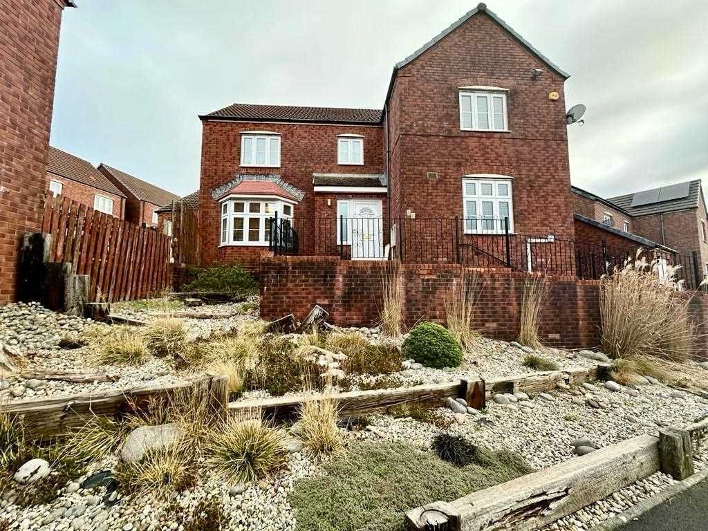 4 bed detached house for sale in Llewellyns View, Gilfach Goch, Porth