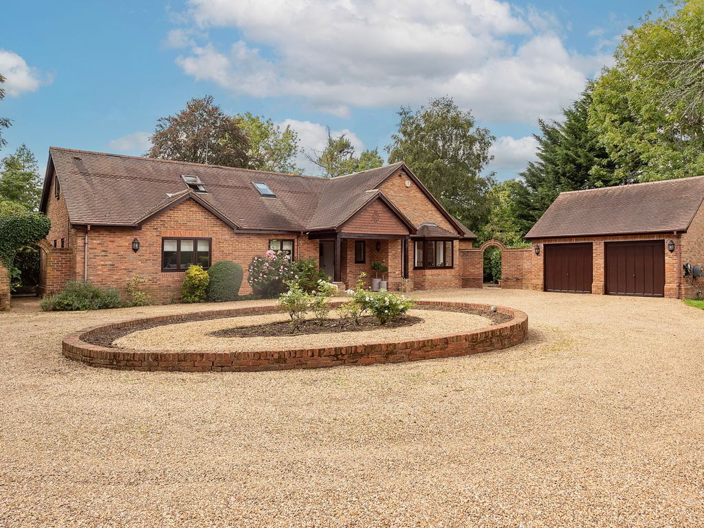 4 bed detached house for sale in Holly Lane, Harpenden AL5, £1,575,000
