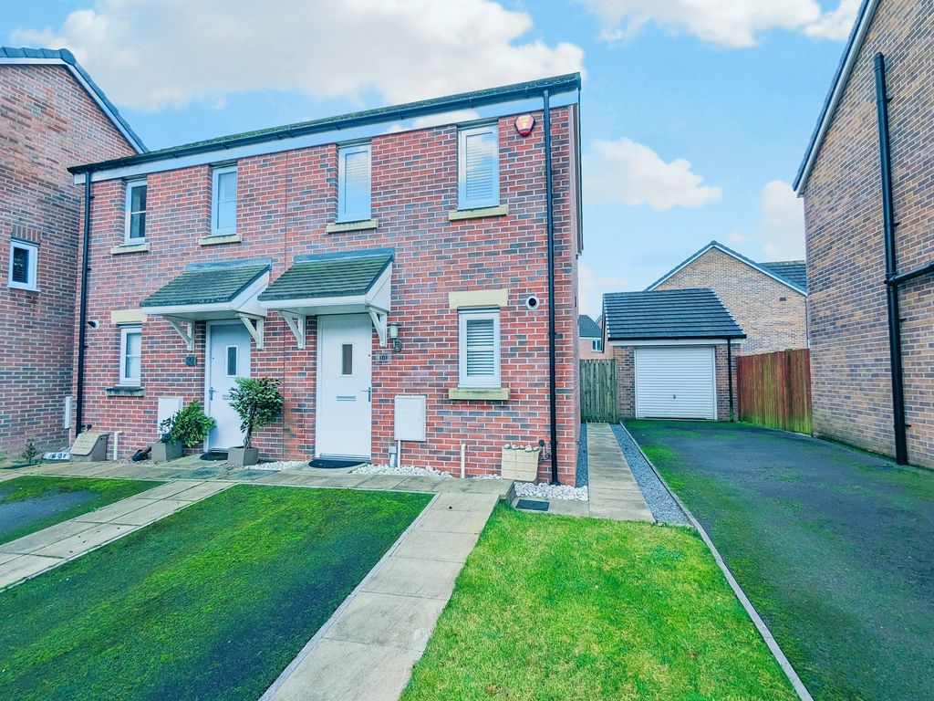 2 bed semidetached house for sale in Maes Pedr, Carmarthen SA31, £