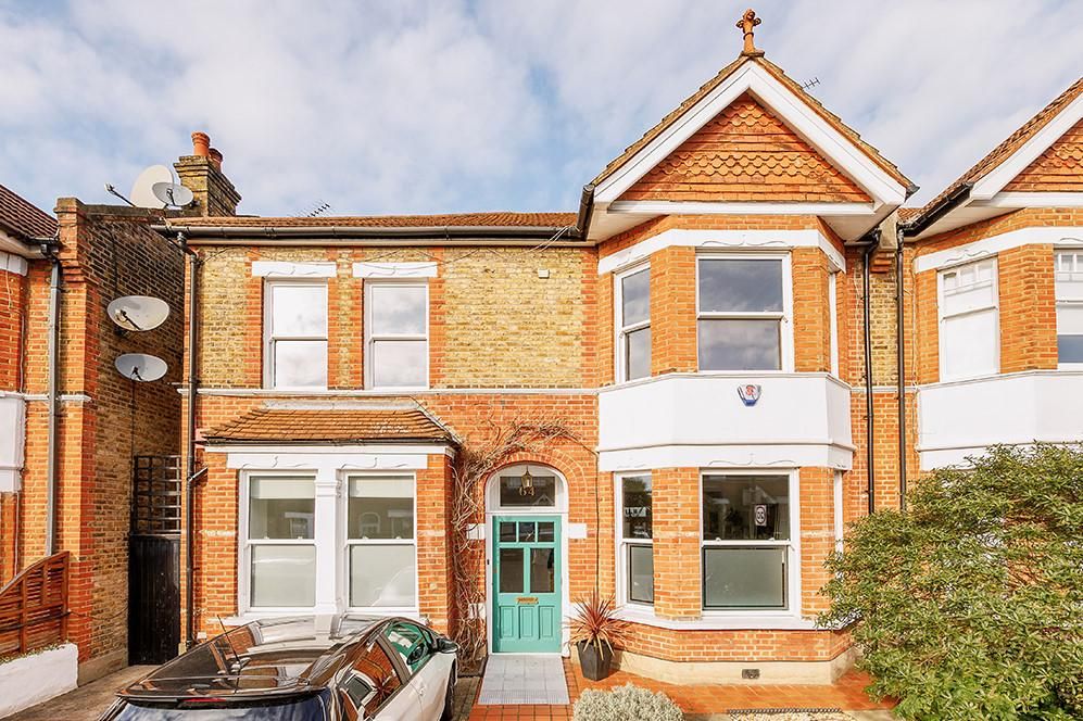 4 bed semidetached house for sale in ster Gardens, Ealing, London