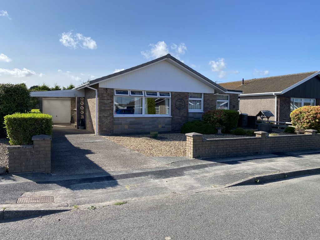 3 bed bungalow for sale in Westhill Avenue, Milford Haven