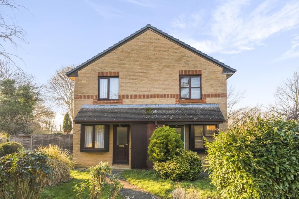1 bed terraced house for sale in The Ridings, Kidlington, Oxfordshire
