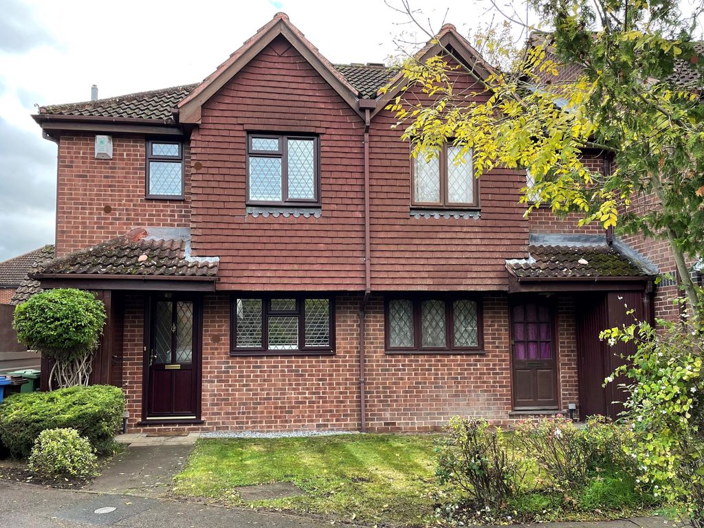 3 bed end terrace house to rent in Stevenson Drive, Binfield, Bracknell