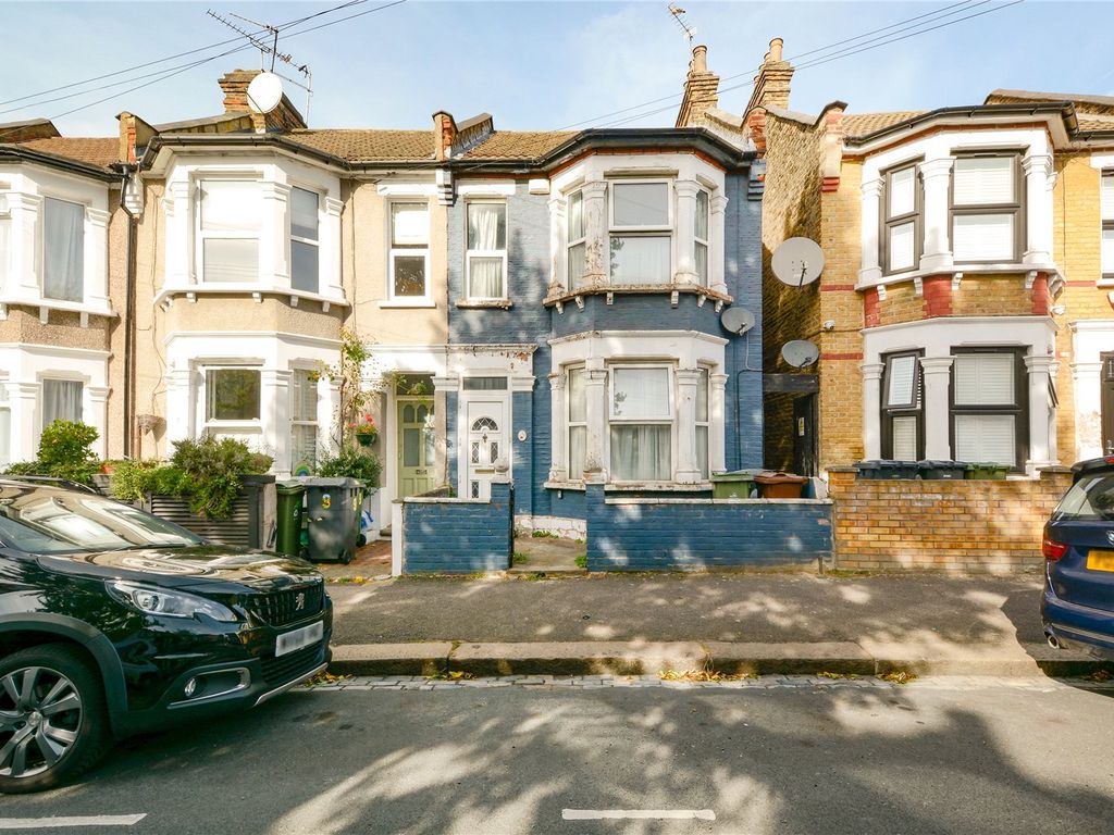 3 bed end terrace house for sale in Farmilo Road, Walthamstow, London