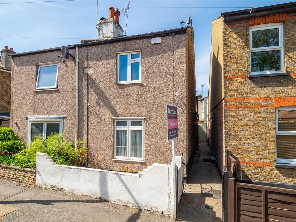 2 bed semidetached house for sale in Brandon Road, Sutton SM1, £