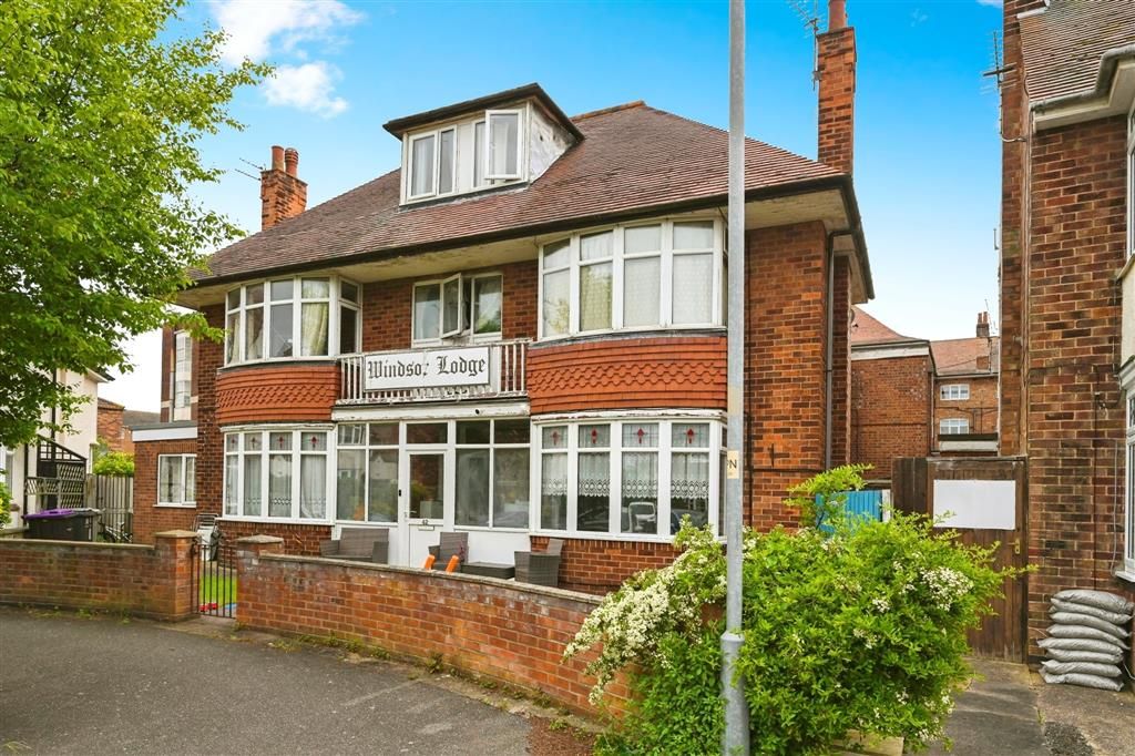 20 bed detached house for sale in Glentworth Crescent, Skegness PE25, £400,000 Zoopla