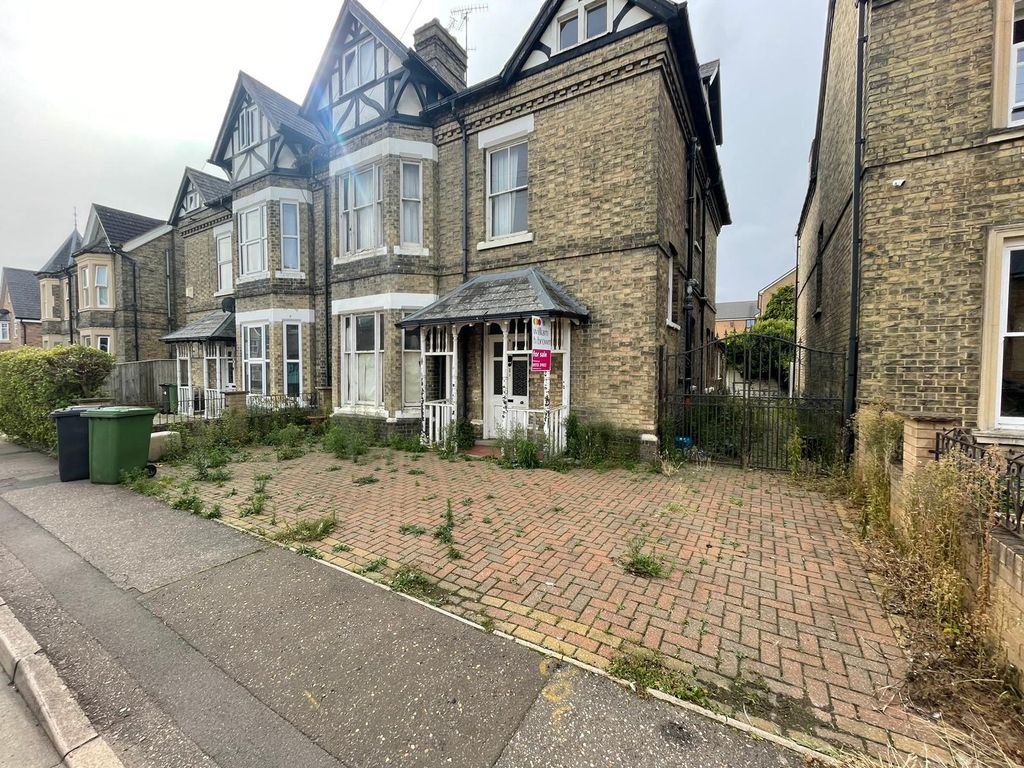 7 bed detached house for sale in Aldermans Drive, Peterborough PE3, £